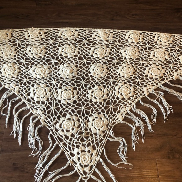 Vintage Crochet Fringed Shaw Triangle Scarf Wrap Handmade - Picture 4 of 13